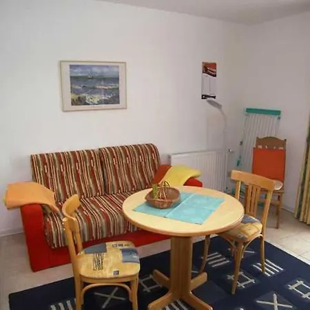 Lindenstra_e Apartment